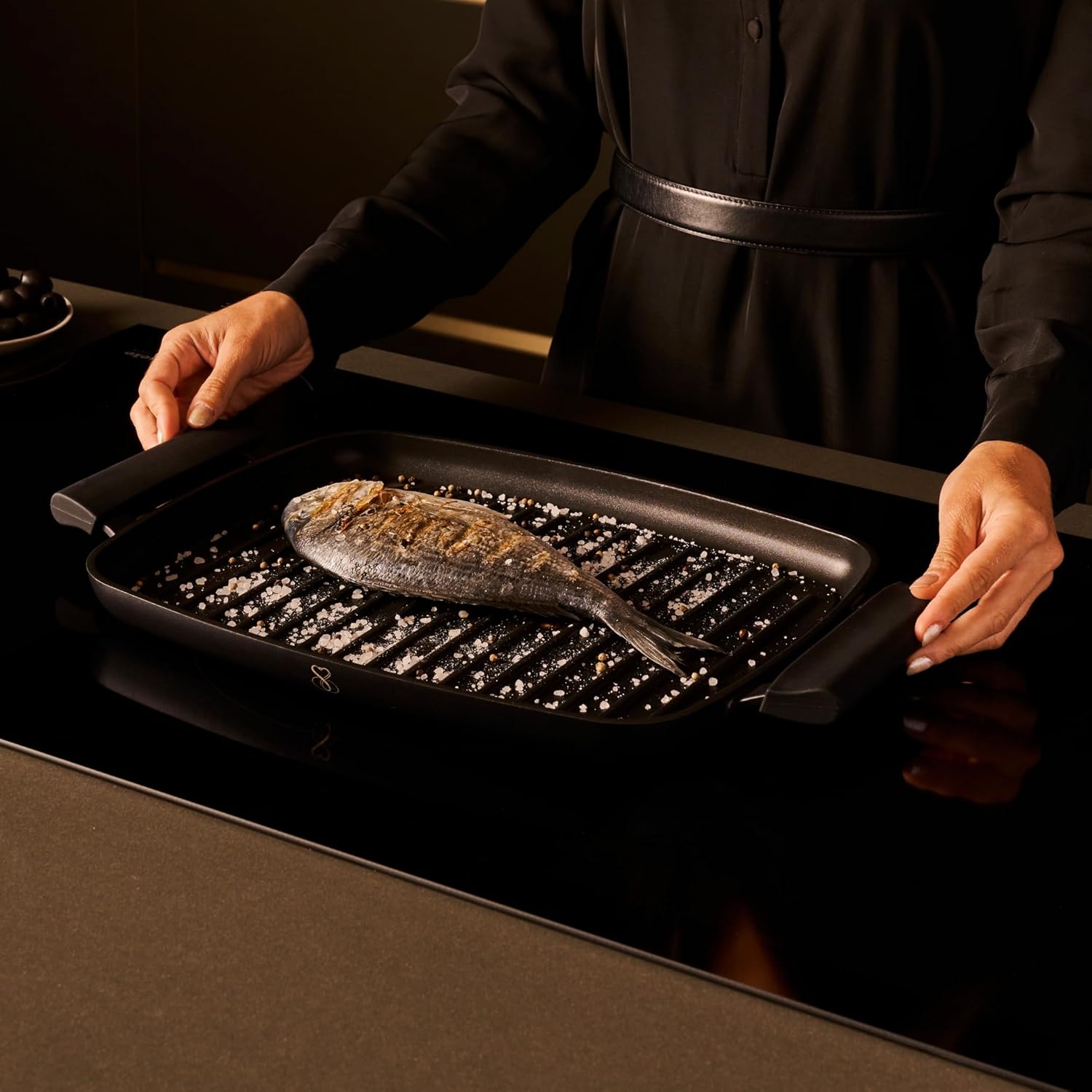 Stone&Stone Piastra Grill Induzione Rettangolare, Bistecchiera BBQ Professionale Super Antiaderente, Rivestimento Tedesco Greblon, Fondo Acciaio Pieno, Forno e Gas, Senza PFAS, PTFE e PFOA + pinza